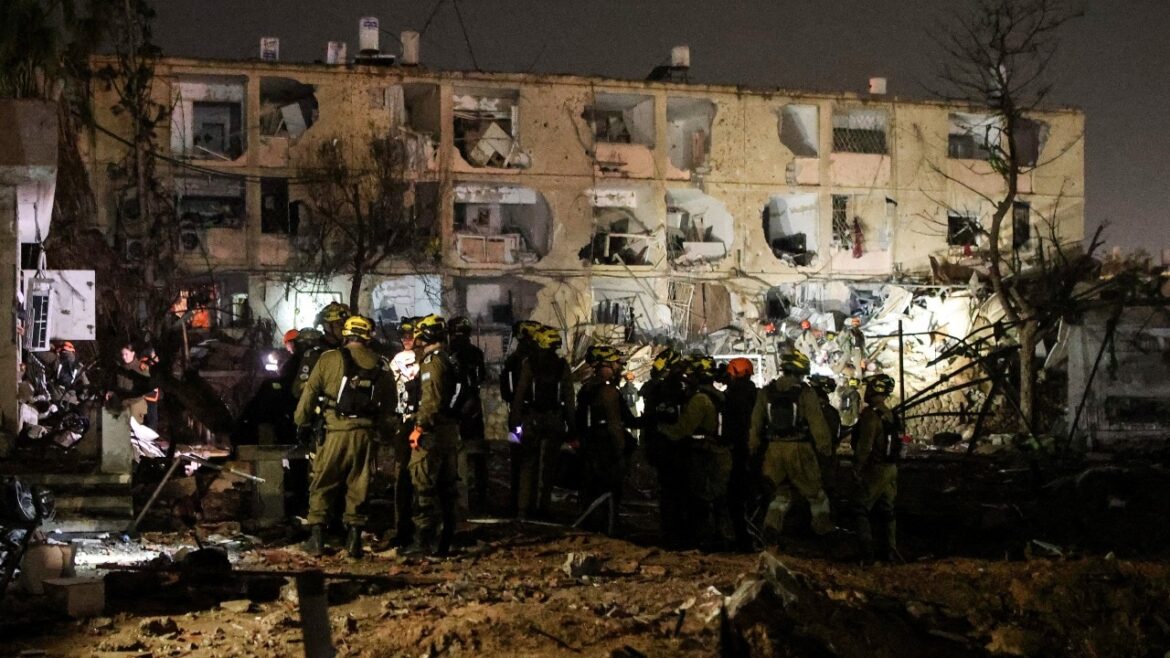 Missile strikes near Dimona expose risks as Iran–Israel conflict intensifies